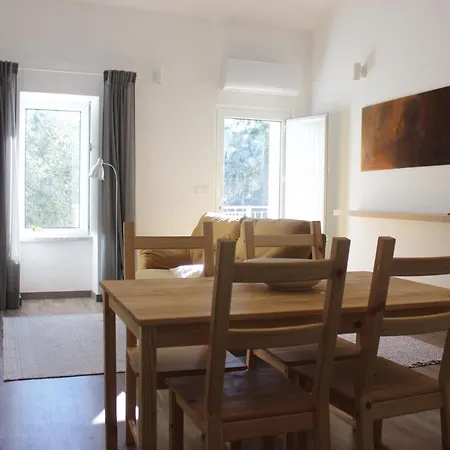 Casas D'almofala * ヴィーラ・デ・レイ